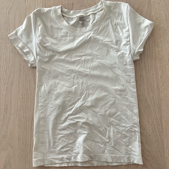 SINCH SEAMLESS TEE ARITZIA - Picture 1 of 2